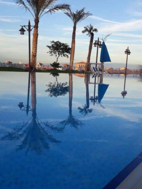بورتو ساوث بيتش - صف اول علي البحر مباشره - عائلات فقط